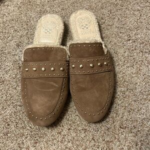 Vince Camuto Women's Alvintal Flat Mule size 7